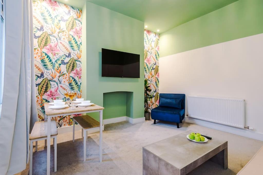 5 Bed Salford Sanctuary Retreat Villa Манчестър Екстериор снимка