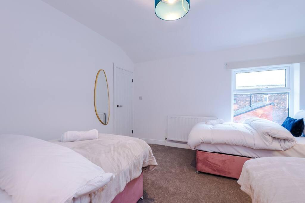 5 Bed Salford Sanctuary Retreat Villa Манчестър Екстериор снимка