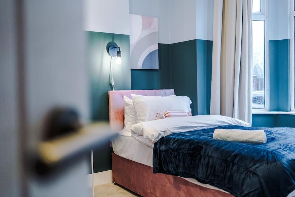 5 Bed Salford Sanctuary Retreat Villa Манчестър Екстериор снимка