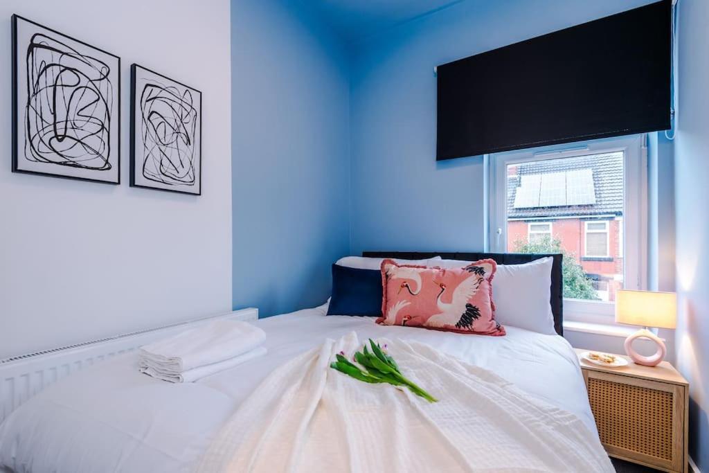 5 Bed Salford Sanctuary Retreat Villa Манчестър Екстериор снимка