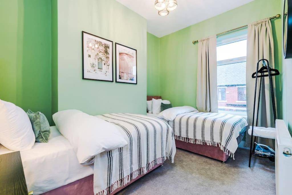 5 Bed Salford Sanctuary Retreat Villa Манчестър Екстериор снимка