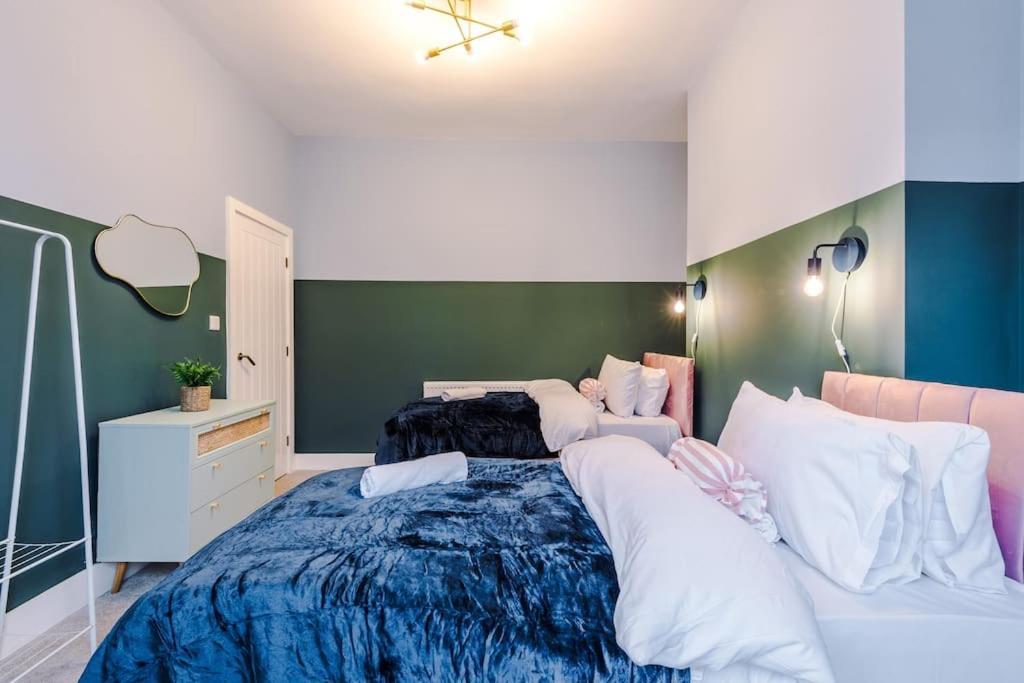 5 Bed Salford Sanctuary Retreat Villa Манчестър Екстериор снимка