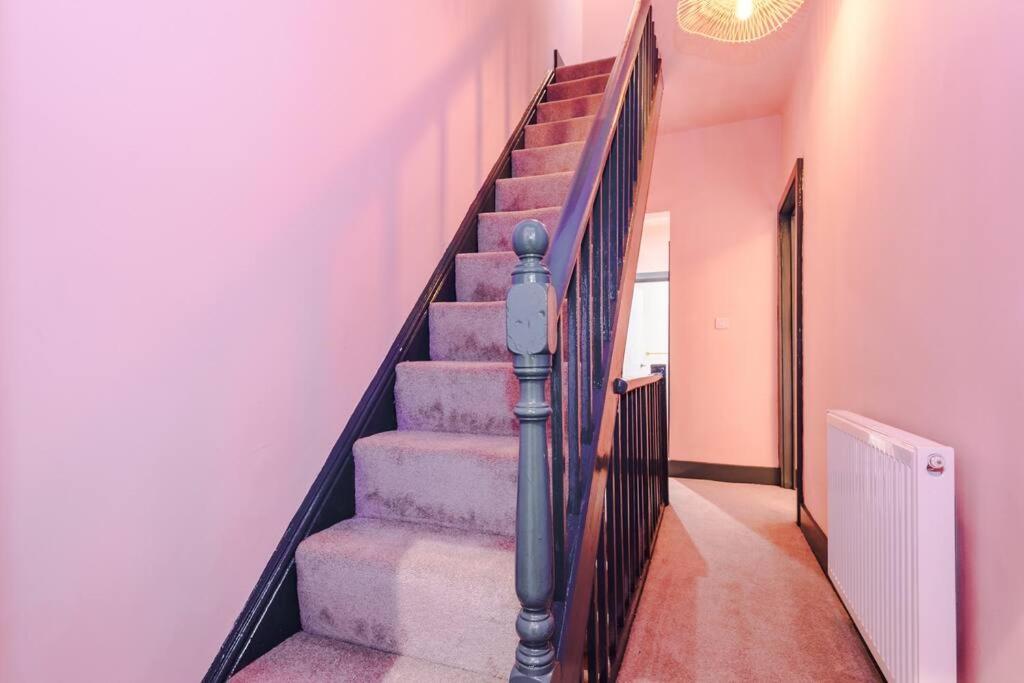 5 Bed Salford Sanctuary Retreat Villa Манчестър Екстериор снимка